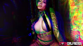 Tattooed goth lacey jayne moans load while fucking hard