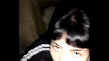 La mejor amiga de mi novia no aguantó y me la chupó en la calle