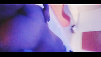 Novia infiel viene a recibir una dosis de sexo