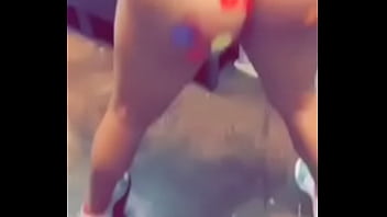 Flower girl shaking ass