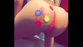 Flower girl shaking ass