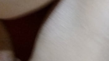 Se acabando com plug no cuzinho