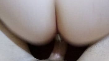 Se acabando com plug no cuzinho