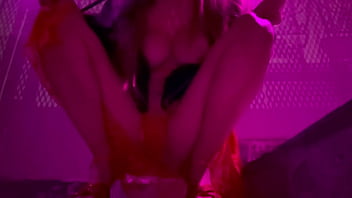 European stepmom artemisia love showing her legs outdoor