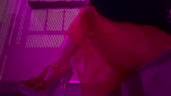 European stepmom artemisia love showing her legs outdoor