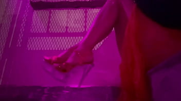 European stepmom artemisia love showing her legs outdoor