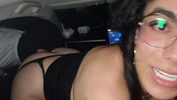 Levando Uma Chupada No Cu No Estacionamento thumbnail