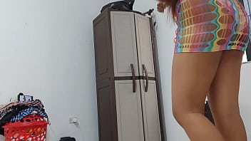 Latina shaking her ass in front of the camera Latina shaking her ass in front of the camera