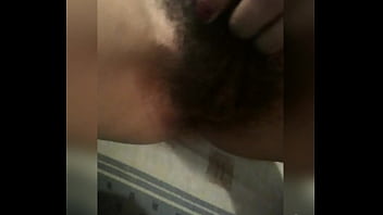 Vellos negros y juguete