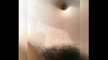 Vellos negros y juguete