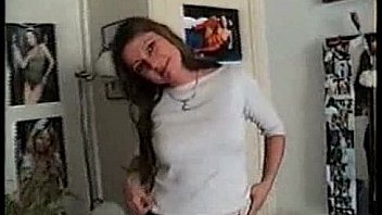 Amateur showing what she has boysiq