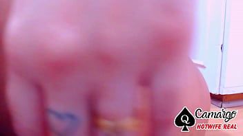 Casada hotwife com plug anal escondida do marido