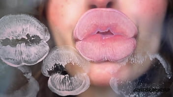 Sensual creamy nude lipgloss kiss