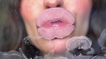 Sensual creamy nude lipgloss kiss