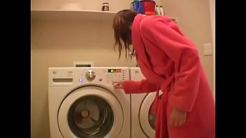 She love masturbate on washer