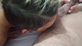 Her husband wasn't there and she sucked her lover until he came in her mouth