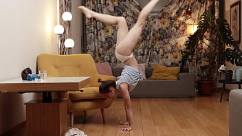 Flexi nicole murkovski fingering her wet cunt