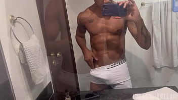 Lucas Scudellari Com Tesão No Banho Completo No Xvideos Red thumbnail