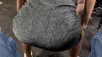 Estava na tabacaria chamei hyoran pra gozar na minha bucetinha com meu marido junto