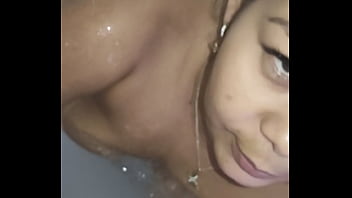 En la bañera con mi madrasta