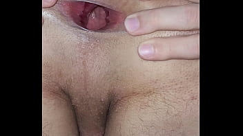 Novinho piscando o cuzinho guloso