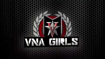 Sara jay gets off she puts uses her fingers & vibrator to masturbate