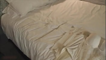 Philippe kümmert sich ausnahmsweise mal um eine grossbusige blondine mit silikon titten