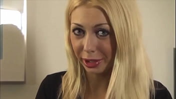 Philippe kümmert sich ausnahmsweise mal um eine grossbusige blondine mit silikon titten