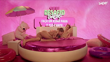 Duas novinhas se masturbando com muita putaria