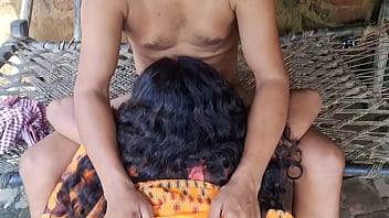 Desi bhabhi alone and fucked her beautiful big boob