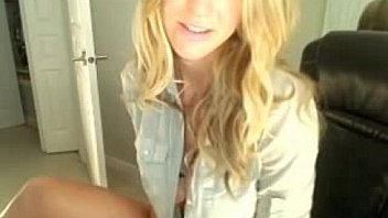 Busty cam girl massage pussy on webcam