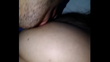 A mamada nas minhas tetas