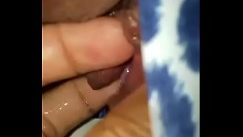 Le gusta meterse los dedos y me envía el vídeo