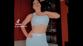 La llaman rous aquino en las redes sociales