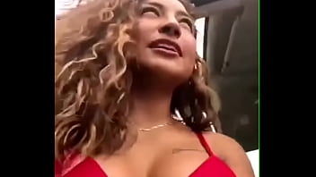 Buscando una polla con mi amiga Buscando una polla con mi amiga