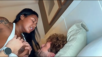 Aluna rabuda gostosa deu a bucetinha apertada para o professor de inglês para garantir boas notas teaser collab diogo venturieri