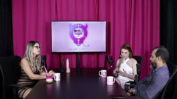 O fetiche estranho de um cliente era bater na bunda e acha complicado fazer o ballbusting e a proposta pro liberal reh queen & kstro sheer red