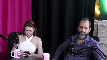 O fetiche estranho de um cliente era bater na bunda e acha complicado fazer o ballbusting e a proposta pro liberal reh queen & kstro sheer red