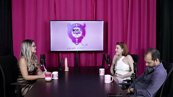 O fetiche estranho de um cliente era bater na bunda e acha complicado fazer o ballbusting e a proposta pro liberal reh queen & kstro sheer red