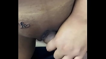 Sobando Su Pene Grueso Antes De Coger thumbnail