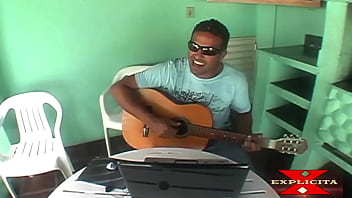Dançarinas gostosas transando com músico conquistador