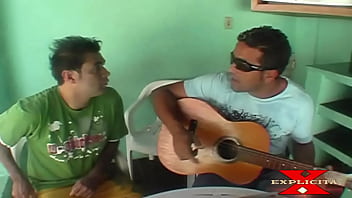 Dançarinas gostosas transando com músico conquistador