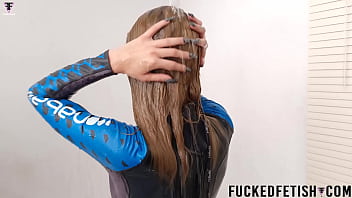 Blonde skinny wetlook bathtub fetish