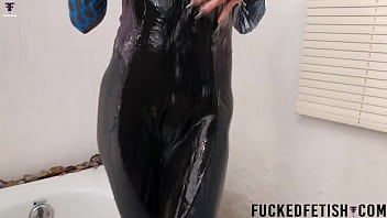 Blonde Skinny Wetlook Bathtub Fetish thumbnail