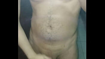 Garoto Branco Brincando Com A Piroca Rola Pau thumbnail