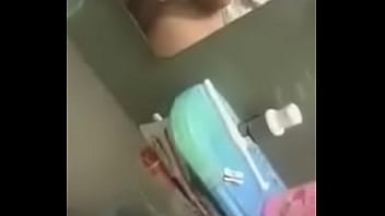 Se graba lo rica que esta para su novio