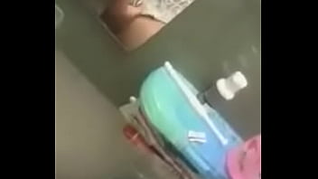 Se graba lo rica que esta para su novio