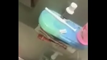 Se graba lo rica que esta para su novio