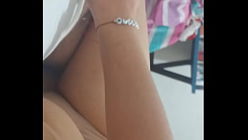 Así me gusta manosear una verga rica joven amateur masturba a su vecino cuando no hay nadie en casa