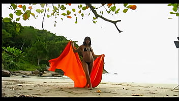 Stunning acrobatic fuck on the tropical beach ending with a large cumshot on the babe's face